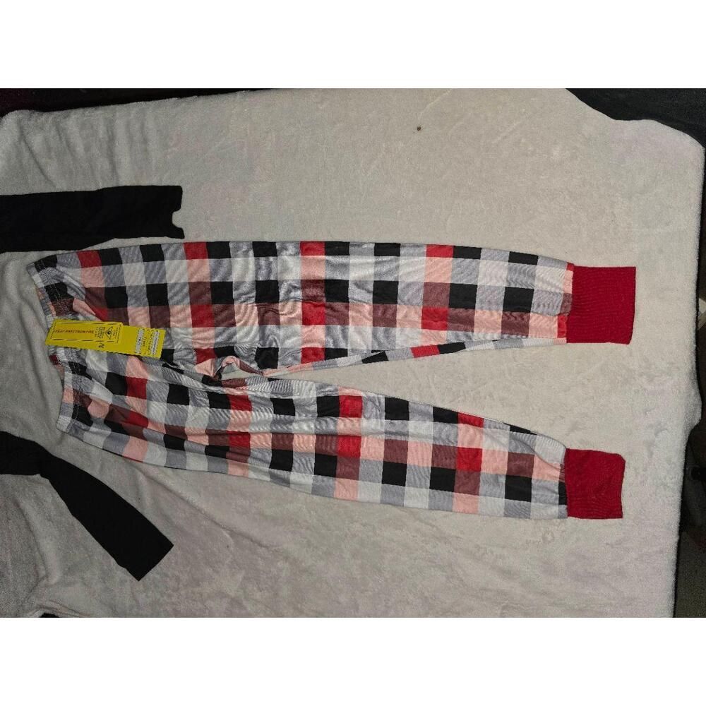 NWT Pajama Set Womens Size XL Black Red Plaid Christmas‎ Polar Bear Graphic Cozy - Picture 4 of 6
